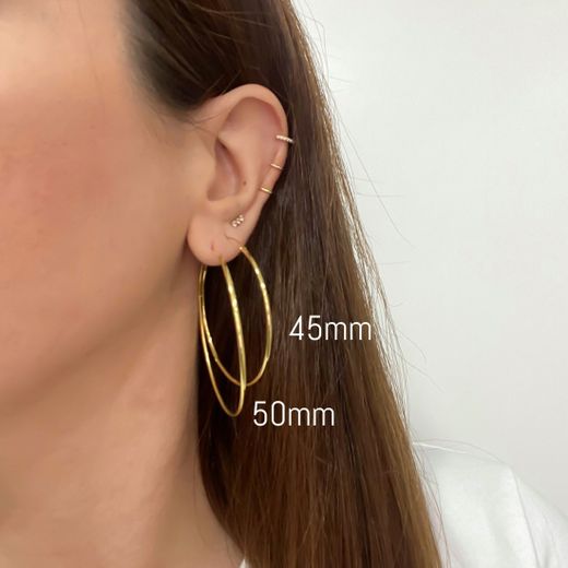 33-A502 Pendientes Aros lisos en Oro amarillo de 18 Kilates. Diámetro interior de 45mm y grosor 2mm elegantes y tradicionales