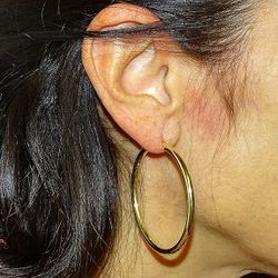 99-A481 Pendientes mujer de aro en oro de 18K acabado pulido y brillo