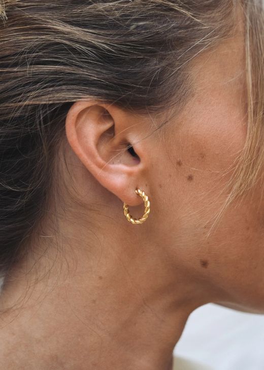05-A499 Pendientes mujer de oro 18K Aros rizados acabados en mate y brillo cierre catalán
