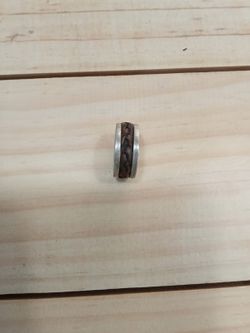 Anillo plata de ley envejecida para hombre y cuero trenzado