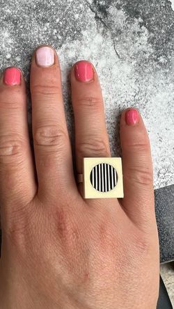 Anillo de plata 1ª ley con resina blanca