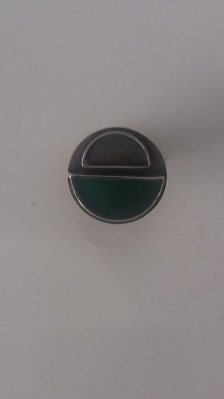8867 Anillo macizo en plata de ley envejecida y piedra Jade