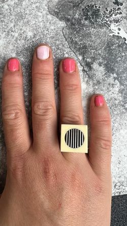 Anillo de plata 1ª ley con resina blanca