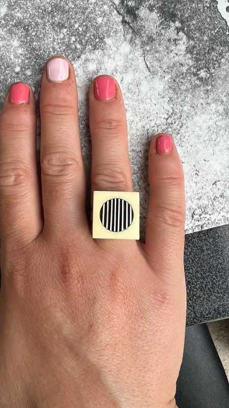 Anillo de plata 1ª ley con resina blanca