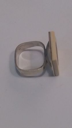 Anillo de plata 1ª ley con resina blanca