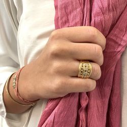 Anillo de bronce chapado en oro con circonitas blancas Referencia:WR101G  una calidad excepcional y un acabado impecable y duradero