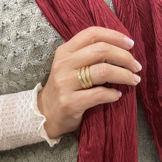 WR099G Anillo Plata de Palo mujer de bronce chapado en oro con circonitas blancas creando una pieza con diseño único que atraerá todas las miradas