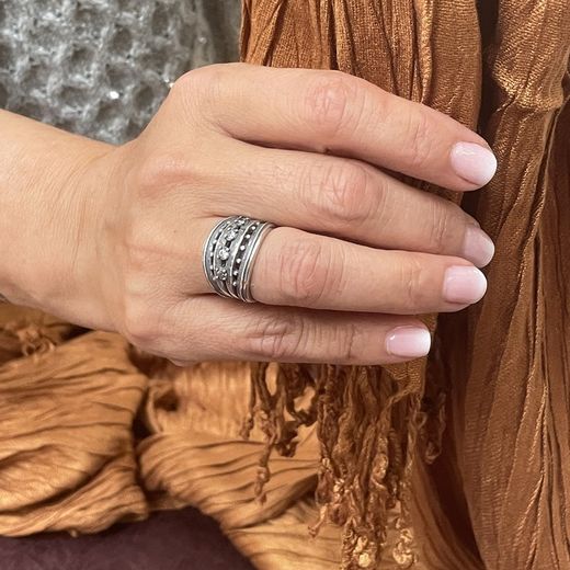 WR101X Anillo Plata de Palo mujer de plata 925 con circonitas blancas, esta exquisita pieza de alta joyería es de estilo con diseño único y refinado