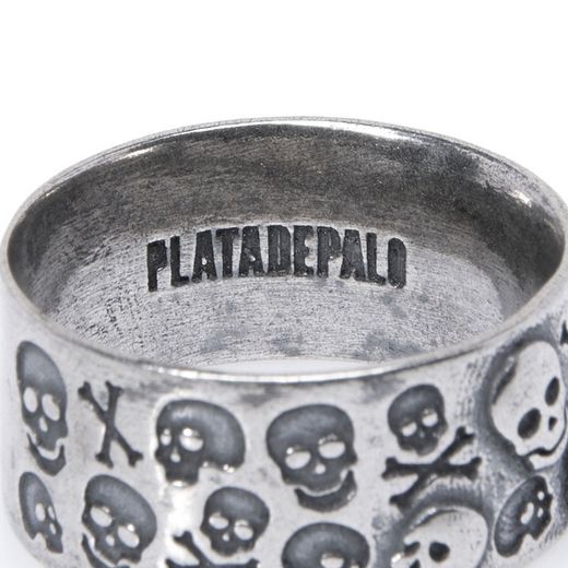 SR019X Anillo Plata de Palo de plata con grabados de calavera este anillo es la combinación perfecta de estilo y rebeldía