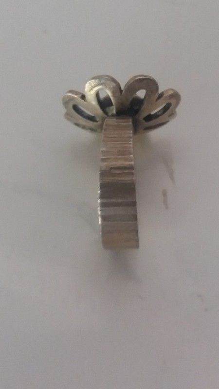 Anillo de plata de ley flor con Granate natural