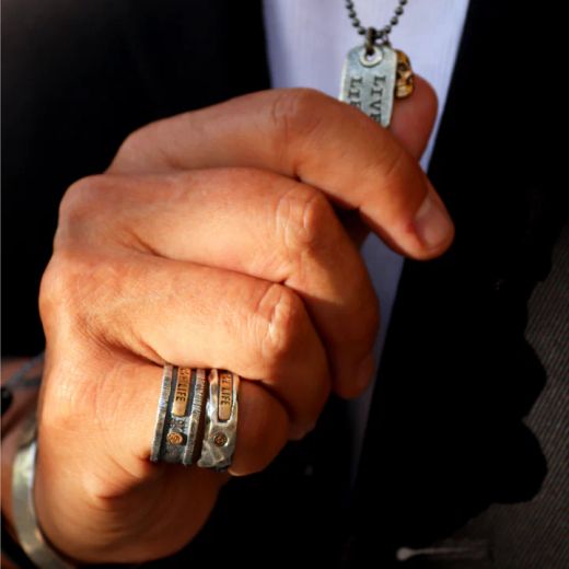 MR026X Anillo Plata de Palo hombre de plata y placa de bronce Live Life