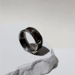 MR025X Anillo Plata de Palo de hombre modelo Hokai de plata y cuero