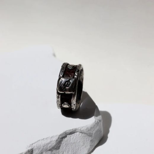 MR025X Anillo Plata de Palo de hombre modelo Hokai de plata y cuero