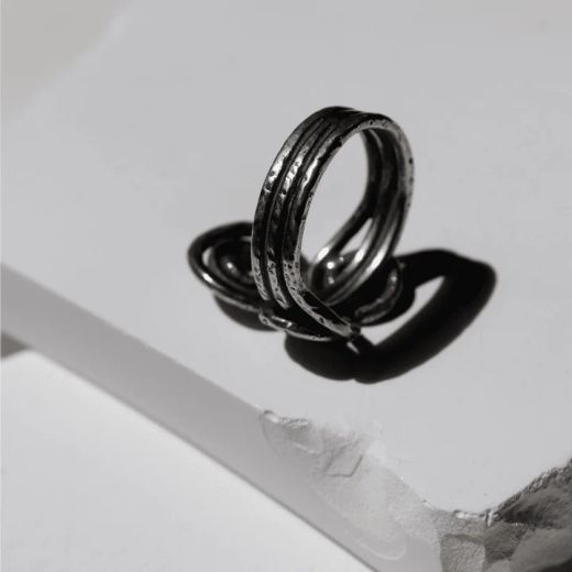 WR150X Anillo Plata de Palo de mujer modelo Kuraiho decorado con tres espirales de plata 925