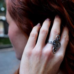 WR147X Anillo Plata de Palo Mujer modelo Enrai, círculos de plata 925 con puntos de bronce y cironita