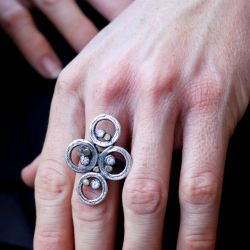 WR147X Anillo Plata de Palo Mujer modelo Enrai, círculos de plata 925 con puntos de bronce y cironita