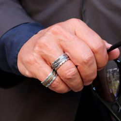 MR028X Anillo PLATA DE PALO para hombre colección Shizen con hilos de plata decorativos