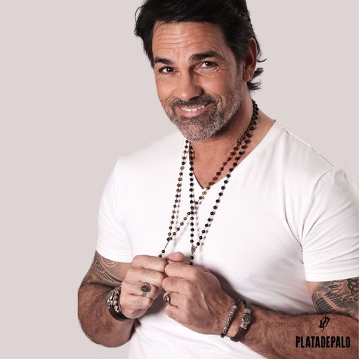 SR011B Anillo PLATA DE PALO unisex SKULL