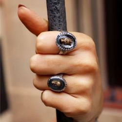 SR011A Anillo unisex SKULL Plata de Palo calavera central