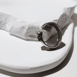 SR025X Anillo unisex PLATA DE PALO Yomi de dos calaveras en plata de ley