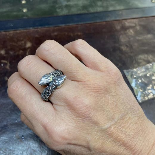 ASR3 Anillo Plata de Palo con dos cabezas de serpiente