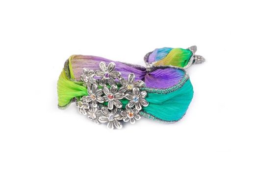 BRU1512ps Pulsera la bruixeta de mujer en seda conjunto de flores y circonitas