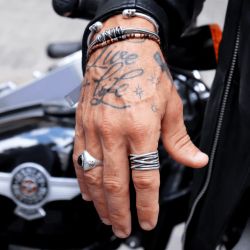 CAB68 Pulsera unisex Plata de Palo calaveras de plata de ley