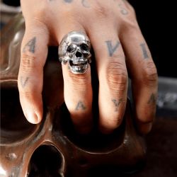 CAR12A Anillo unisex Plata de Palo calavera plata