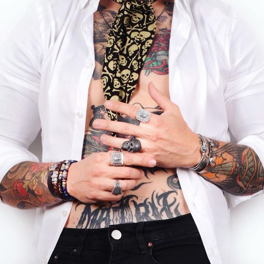 CAR2B Anillo Plata de Palo calavera plata y circonitas