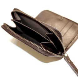 Cartera Plata de Palo modelo NUROS ACM01M unisex piel marrón con cremallera