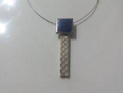 Colgante Daniel Vior plata cable de acero y lapislázuli