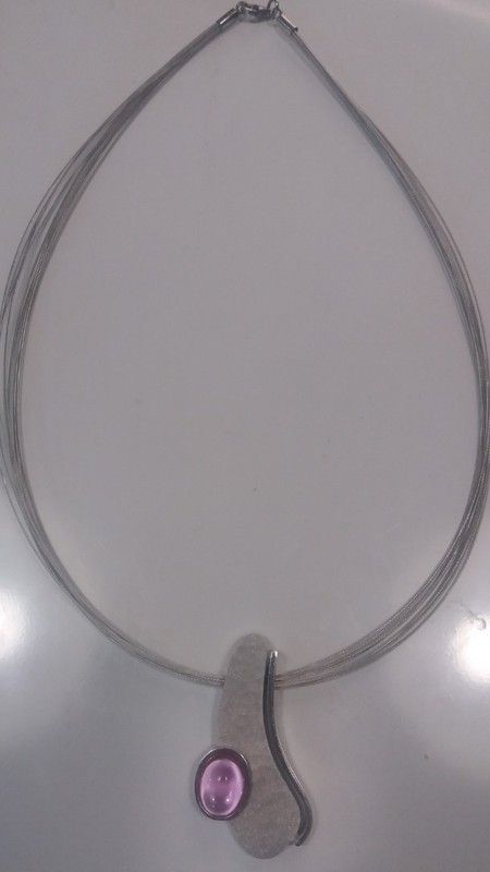 Colgante en plata maciza alargado con cuarzo rosa