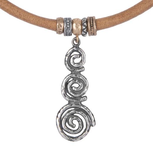 WN254X Collar PLATA DE PALO mujer de cuero modelo Yugen con colgante de tres espirales en plata de 1ª ley  925