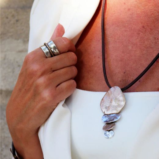 WN259X Collar PLATA DE PALO mujer modelo Zenchi de cuero con colgante de bronce y plata 925 elegante y moderno