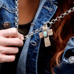 WN102X Collar Plata de Palo de mujer en plata de ley 925 Cruz Montes elegante y de categoría