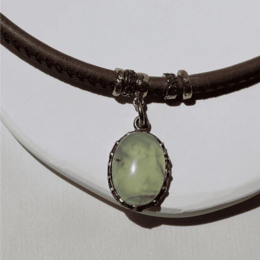 WN262X Collar Plata de Palo mujer de cuero color visón y colgante con piedra prehnita