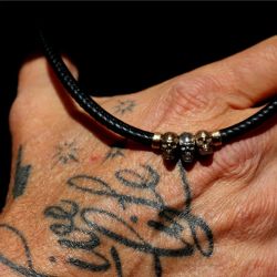 Collar Plata de Palo tres calaveras modelo Rif de Plata 925, cuero y bronce