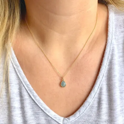 Gargantilla mujer en oro 18K en forma de lágrima con piedra azul
