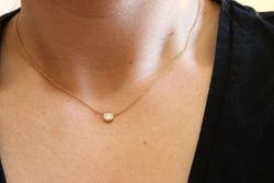 Gargantilla colgante de mujer con chatón en Oro de 18 K con circonita, parte trasera forrada, terminación en brillo