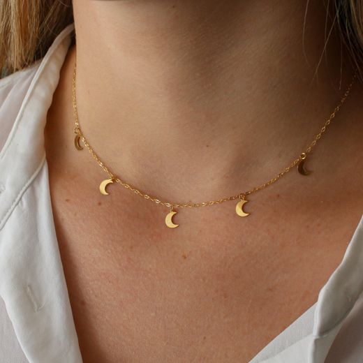 Gargantilla collar de mujer elaborado en oro de ley 18K cadena forzada decorada con siete lunas