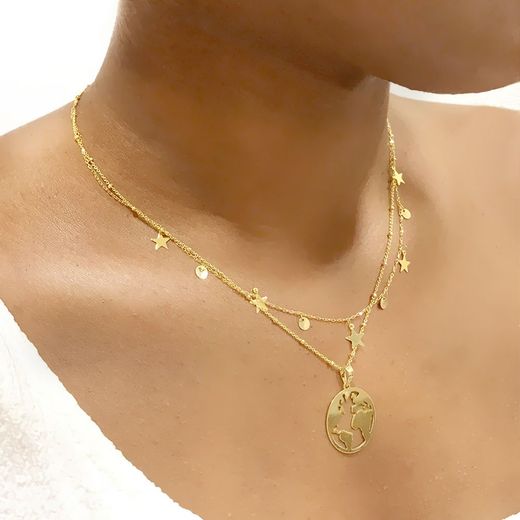 Gargantilla mujer en oro de 18K con charms de estrellas, corazones, lunas y círculos fino y elegante