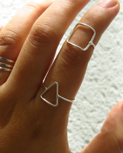 Guile3 Anillo oro de 18 kilates con motivo triángulo acabado en brillo moderna y cómoda de llevar