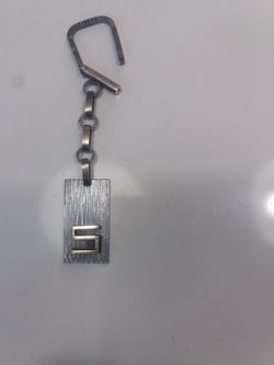 Llavero en plata de ley personalizado con inicial