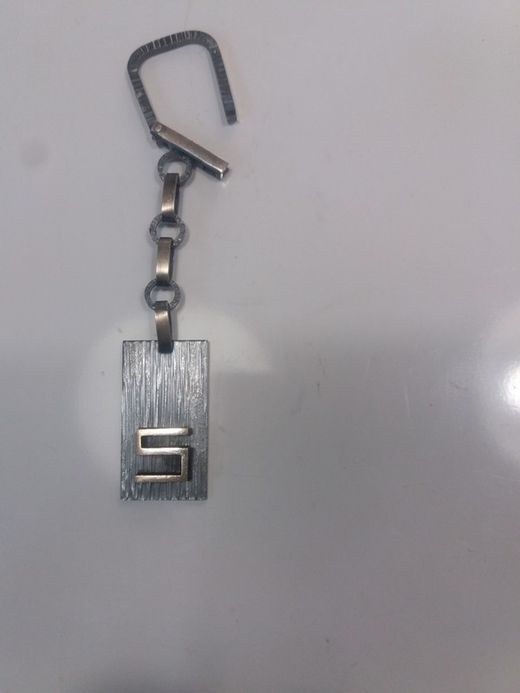 Llavero en plata de ley personalizado con inicial