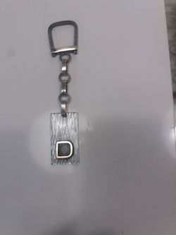 Llavero personalizado de plata envejecida con inicial original