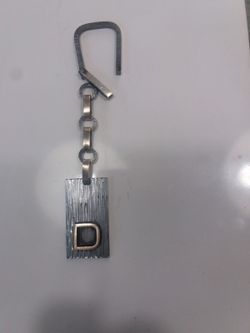 Llavero personalizado de plata envejecida con inicial original