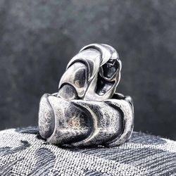 MR008A Anillo PLATADEPALO Dogma para hombre