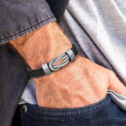 Pulsera colección Dofour Ref. DT3098.00 de hombre en piel con nudo marinero y acero inoxidable cierre de pestaña de muy fácil ajuste