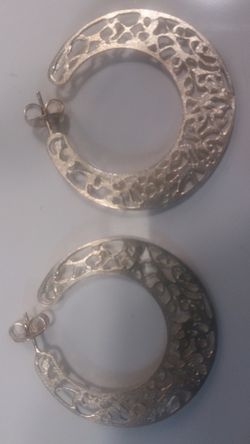 Pendientes aros en plata de ley matizada calados