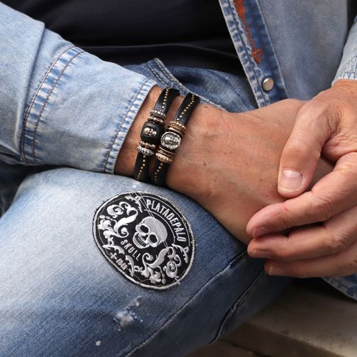 Pulsera PLATA DE PALO de cuero con pieza de resina y calavera de plata, piezas decorativas en plata y bronce Referencia:SB113X un diseño seleccionado y elaborado para garantizar una calidad excepcional y un estilo inigualable